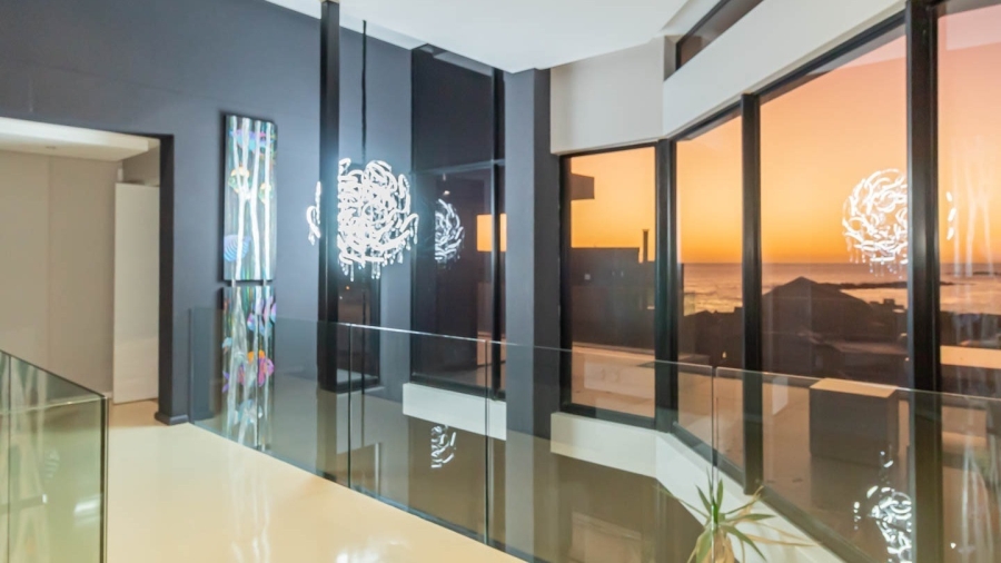 5 Bedroom Property for Sale in Bloubergstrand Western Cape